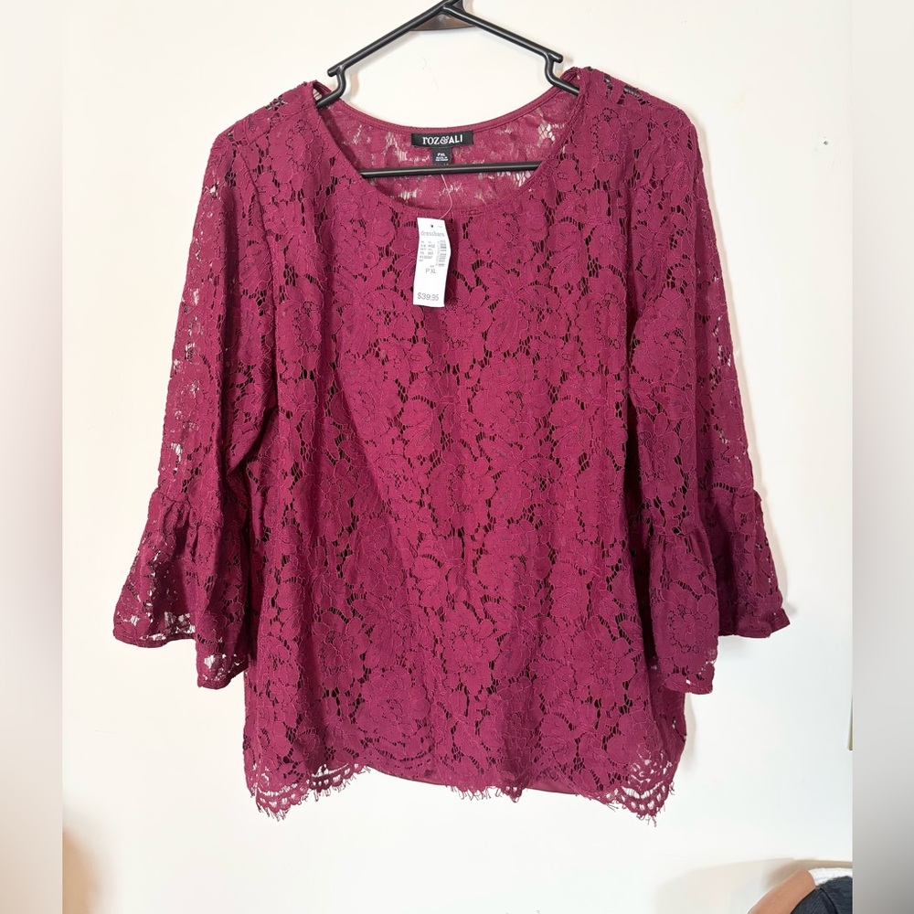 Roz and Ali burgundy stretch, lace lined blouse size PXL